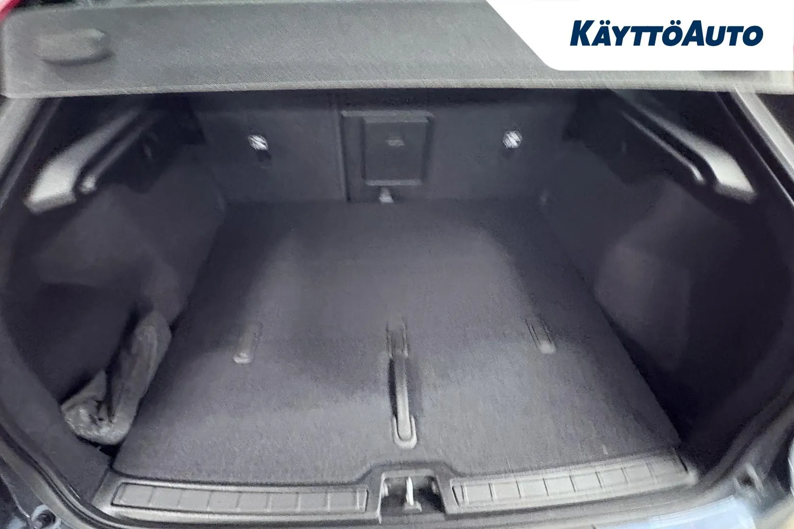 VOLVO EC40 RXU-215 carousel image