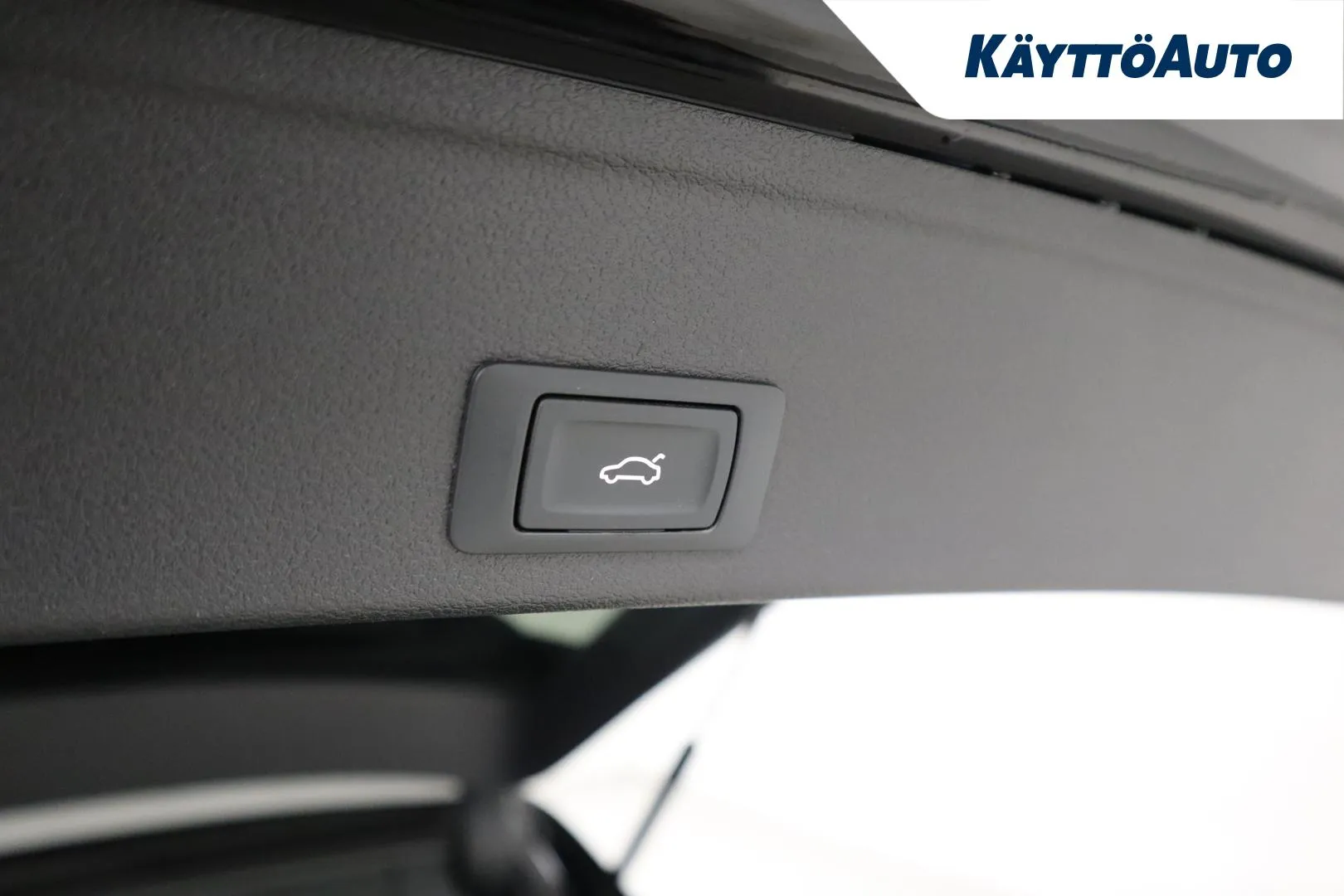 AUDI A4 OZT-252 carousel image