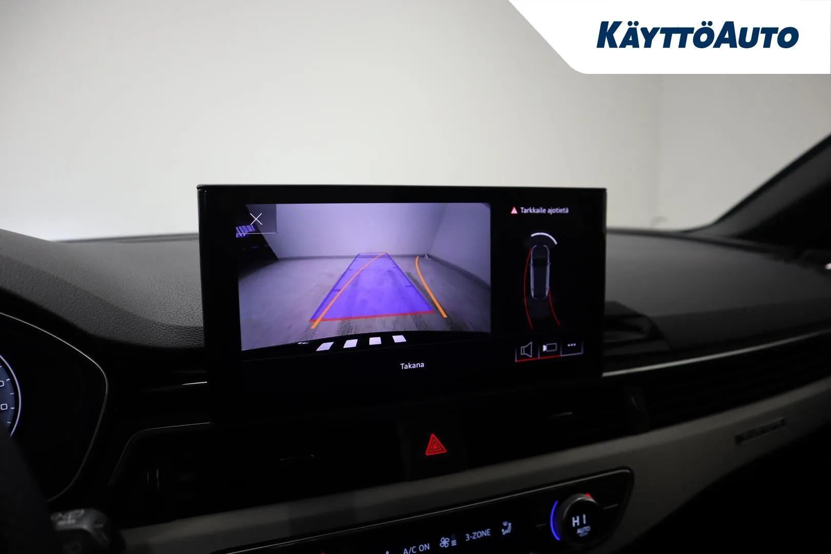 AUDI A4 OZT-252 carousel image