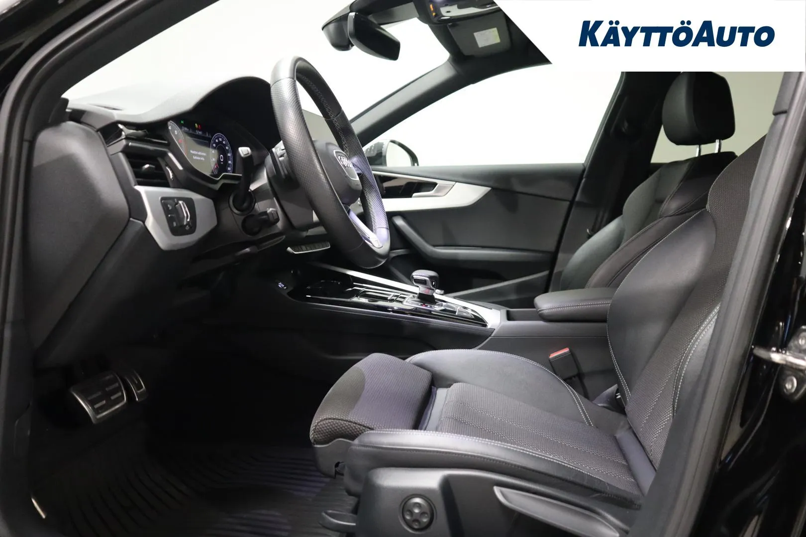 AUDI A4 OZT-252 carousel image