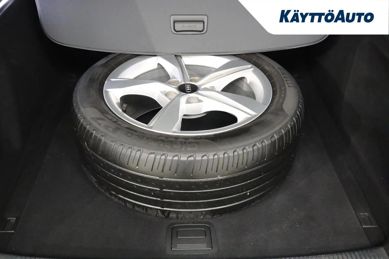 AUDI A4 OZT-252 carousel image