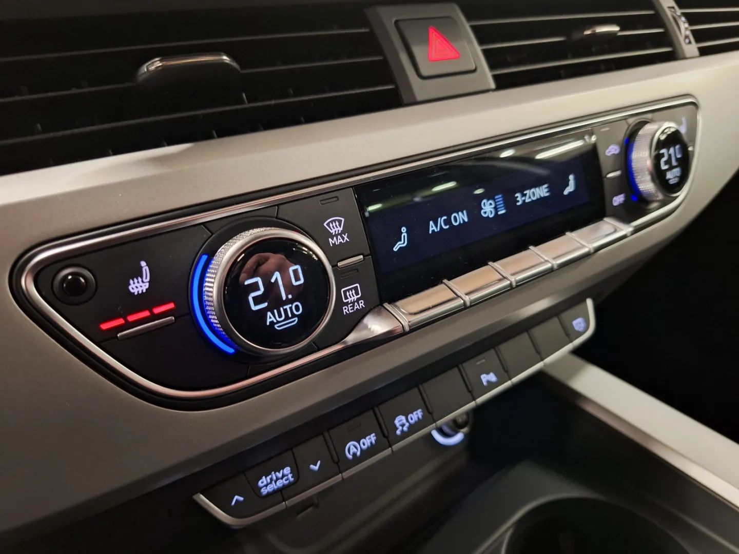 AUDI A4 SZC-785 carousel image