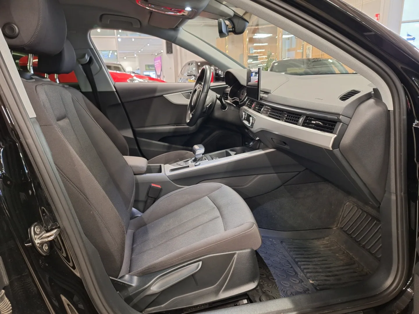 AUDI A4 SZC-785 carousel image