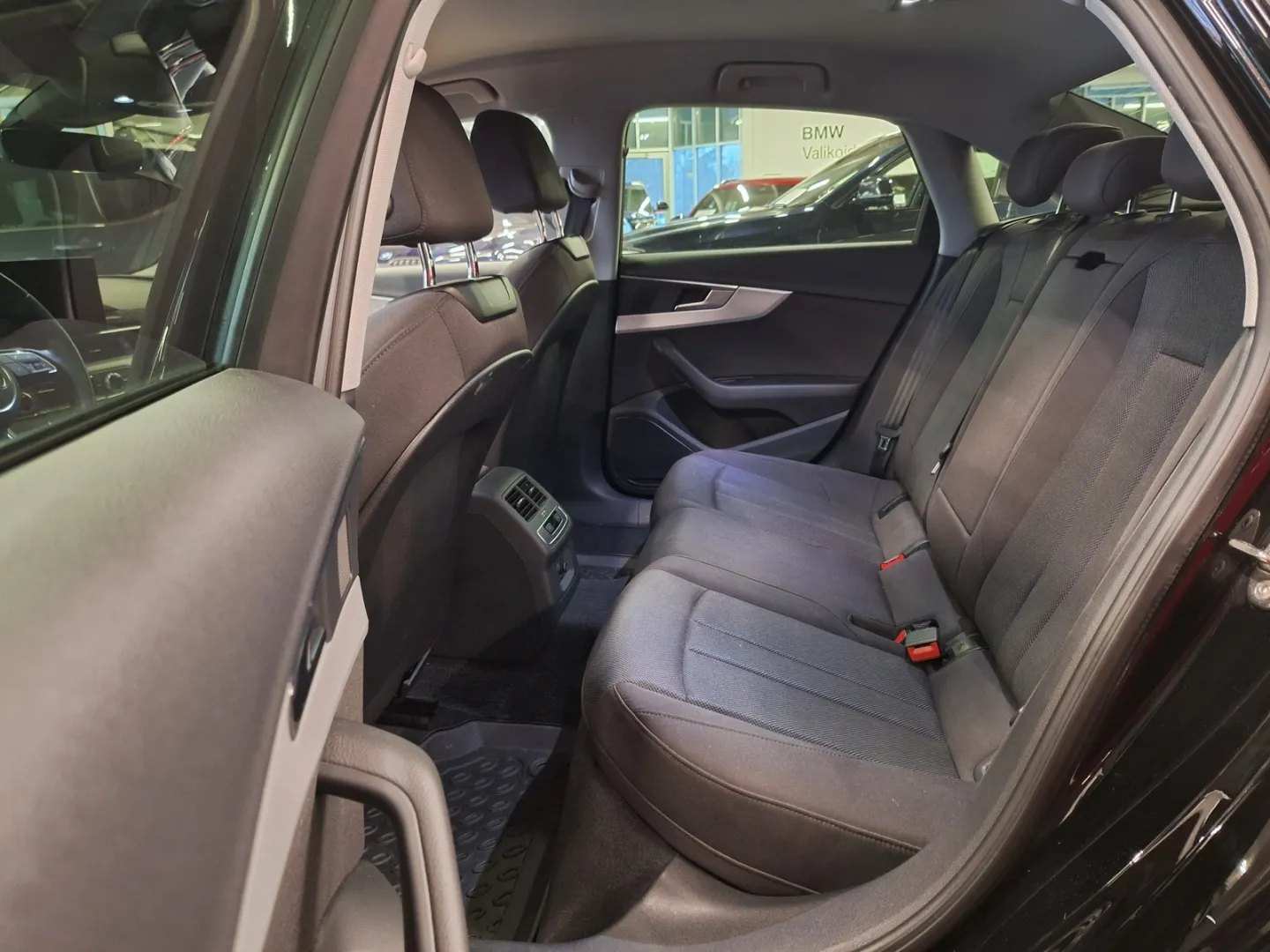 AUDI A4 SZC-785 carousel image