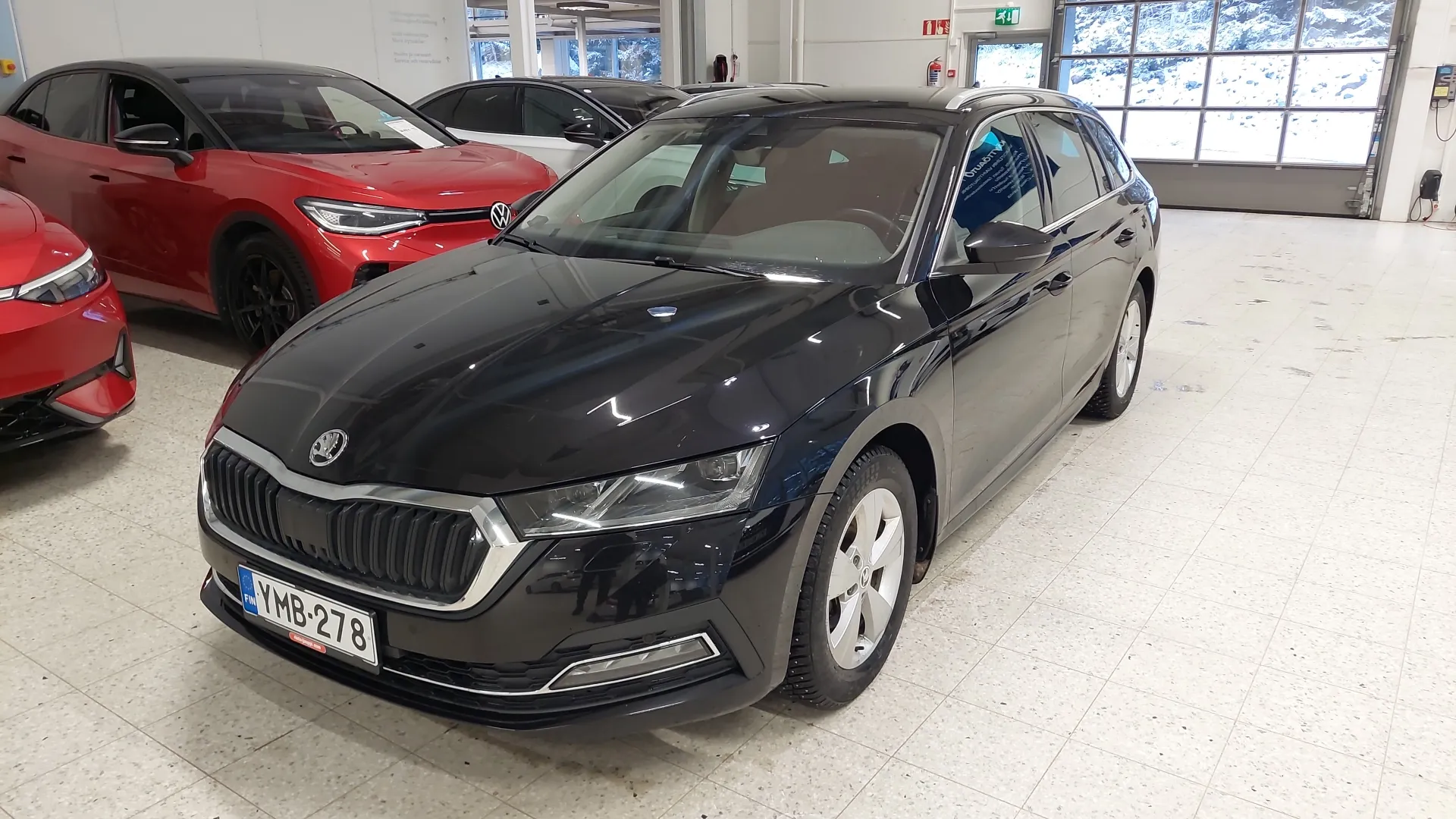 SKODA Octavia YMB-278 carousel image