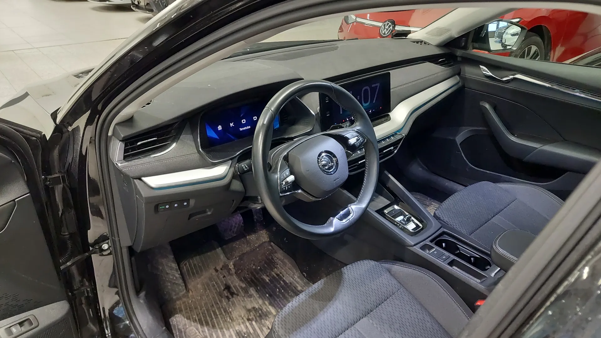 SKODA Octavia YMB-278 carousel image