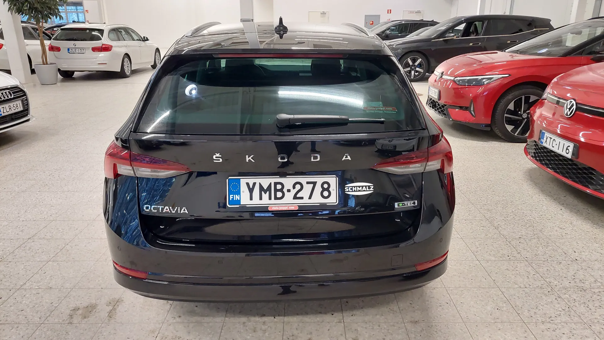 SKODA Octavia YMB-278 carousel image