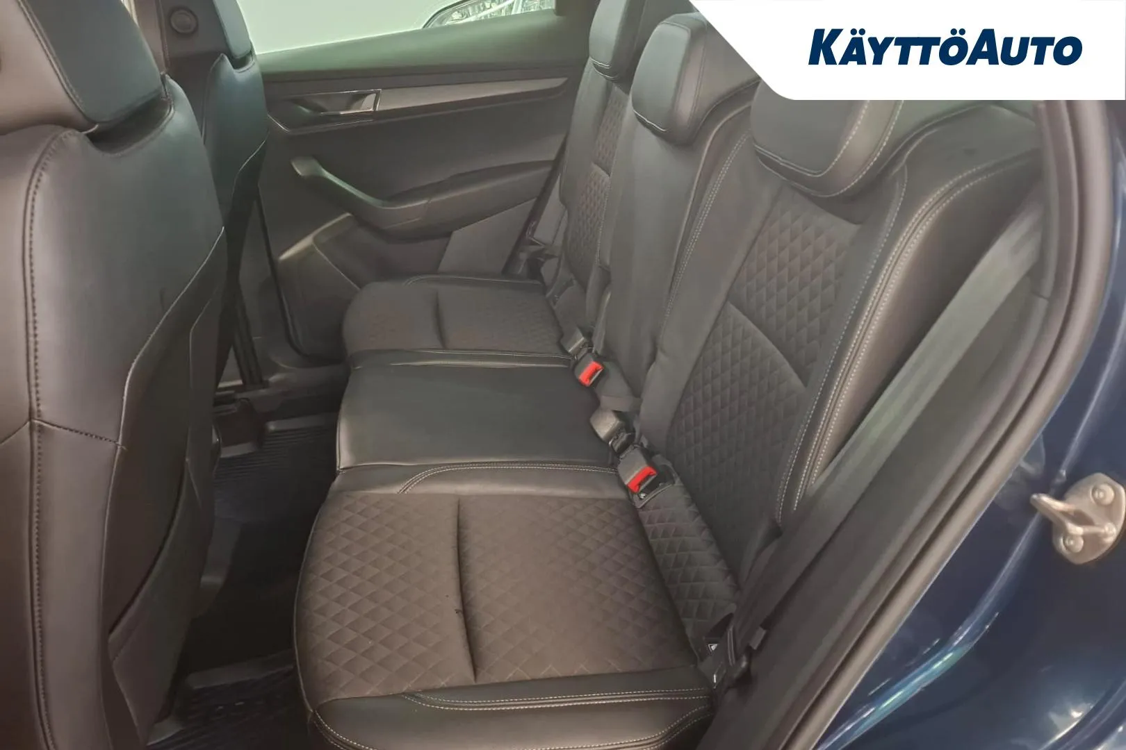 Skoda Karoq CPV-400 carousel image