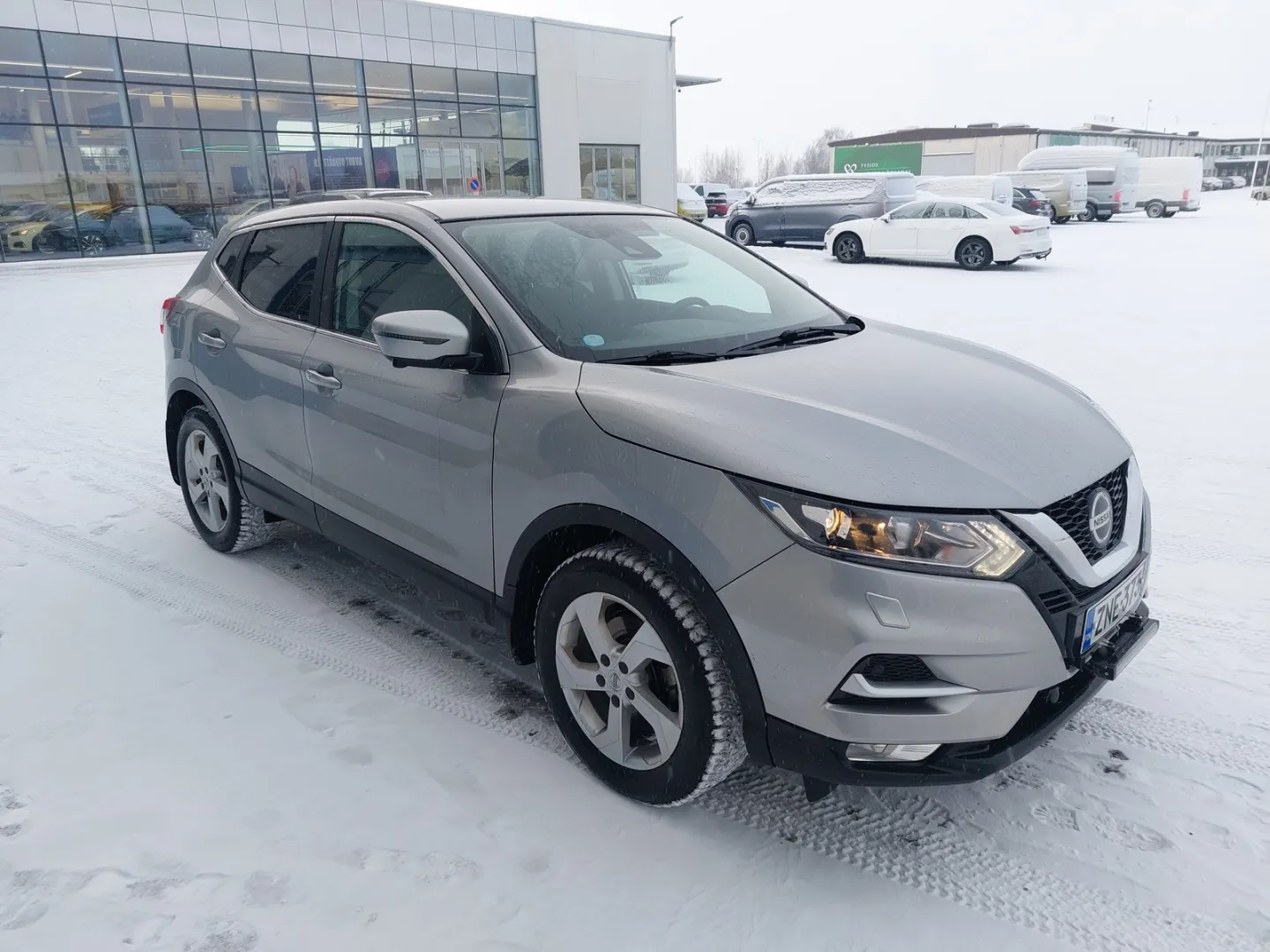 NISSAN Qashqai ZNE-373 carousel image