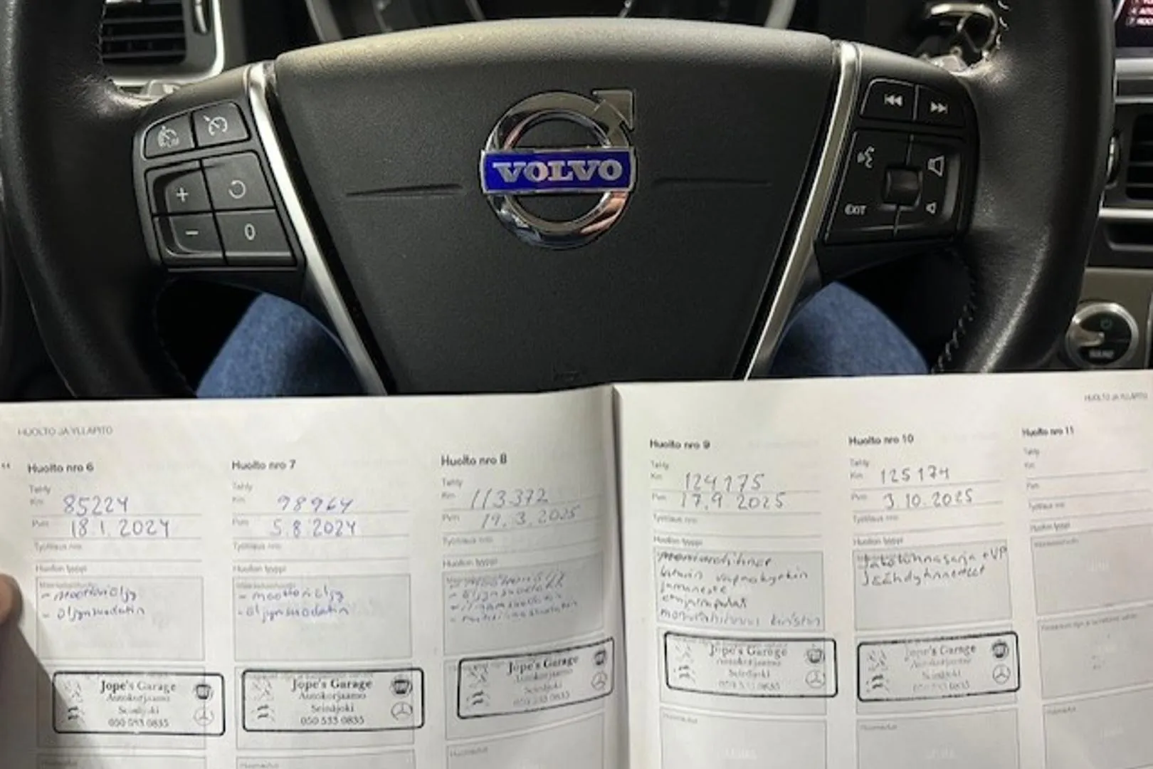 VOLVO V60 Cross Country SMU-895 carousel image