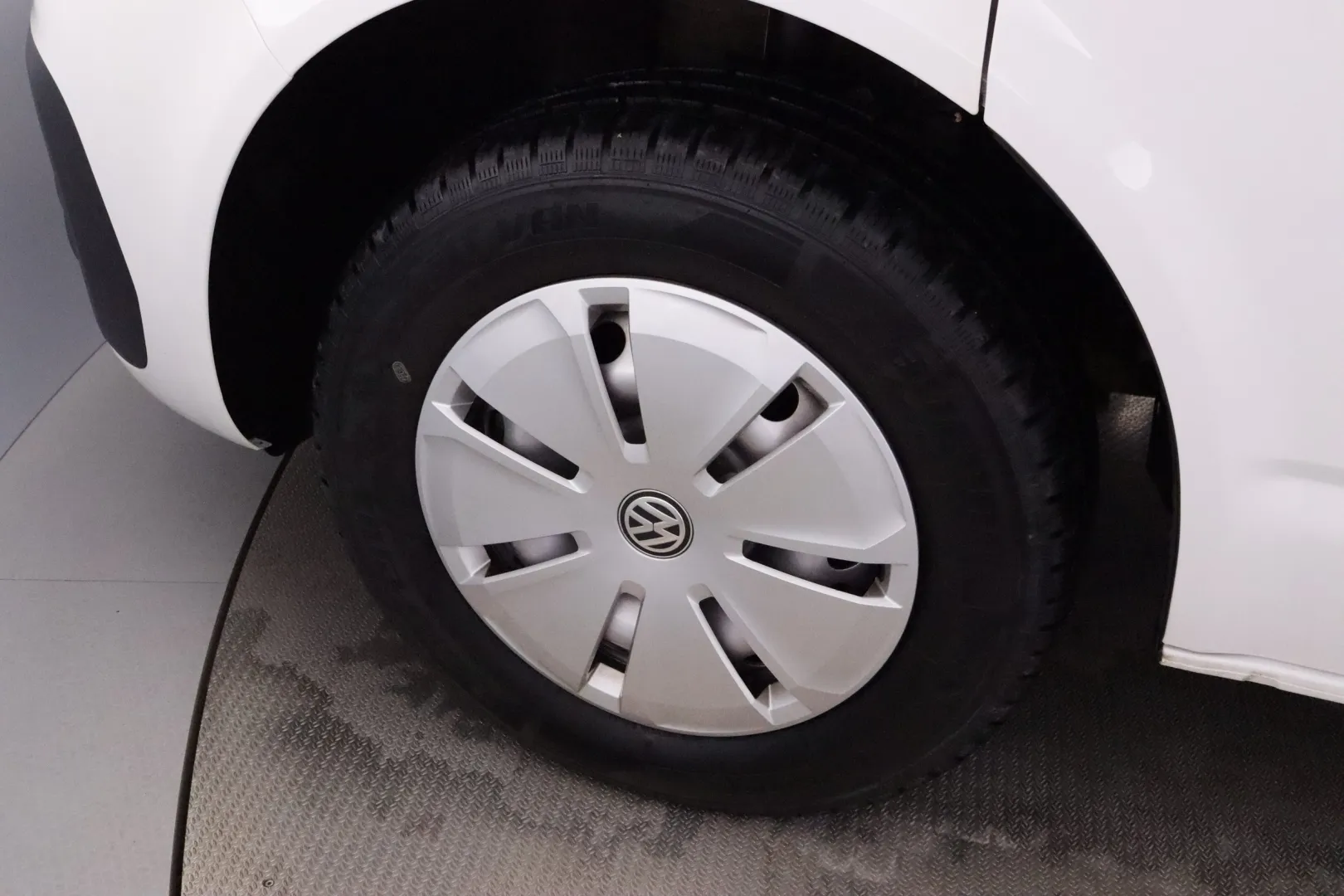 VOLKSWAGEN Transporter YXS-252 carousel image