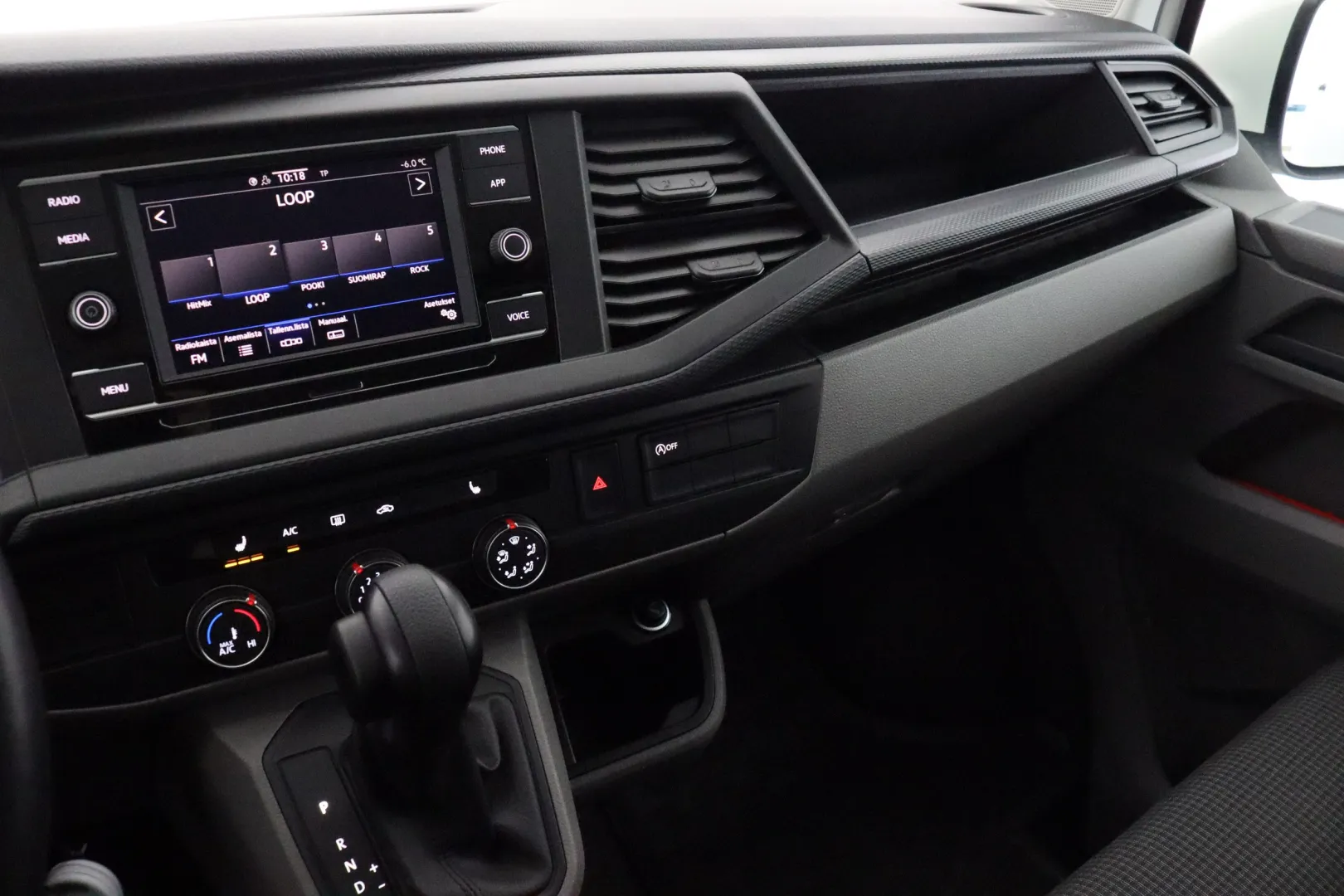 VOLKSWAGEN Transporter YXS-252 carousel image