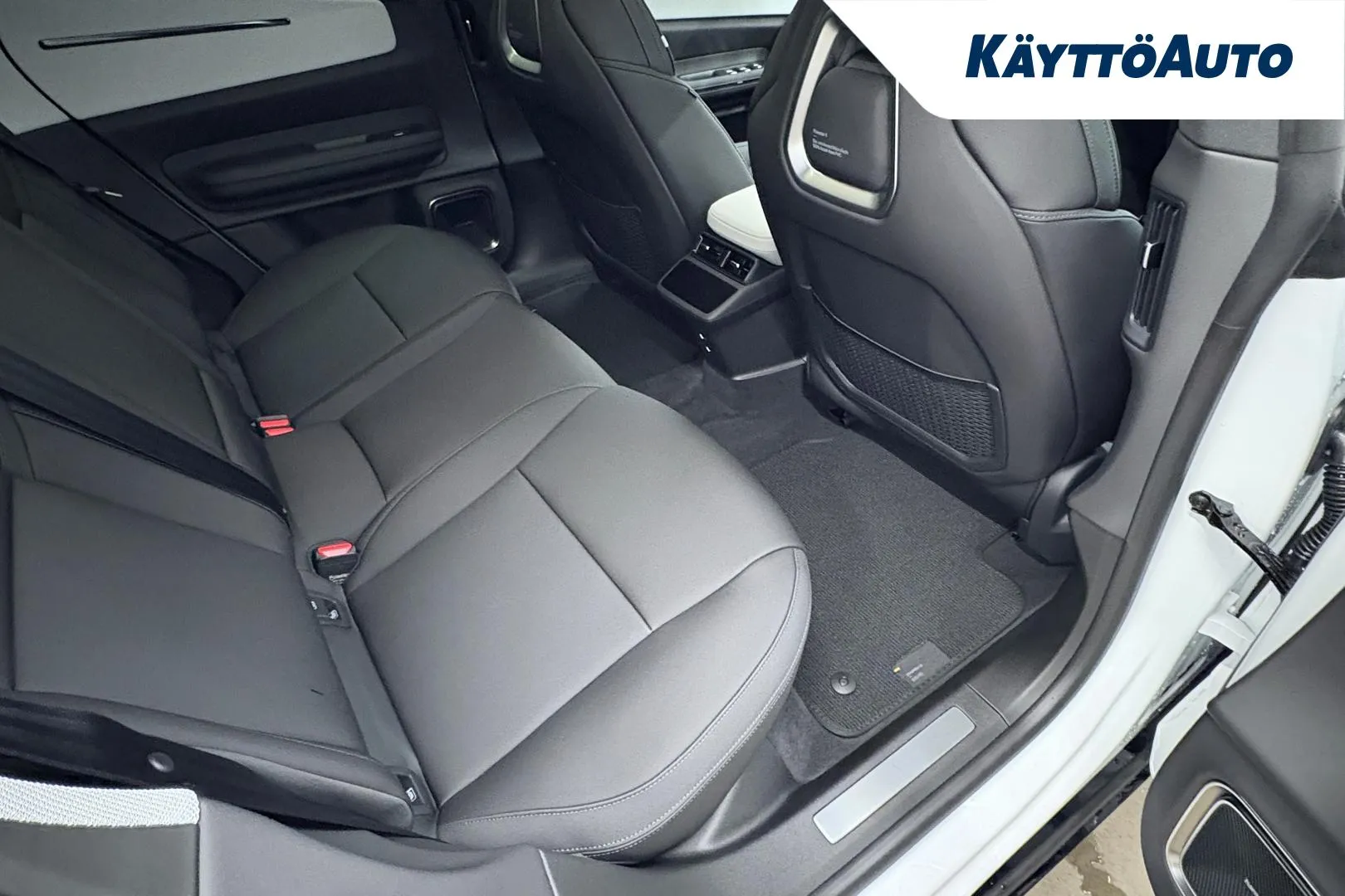 Polestar 4 MRO-825 carousel image