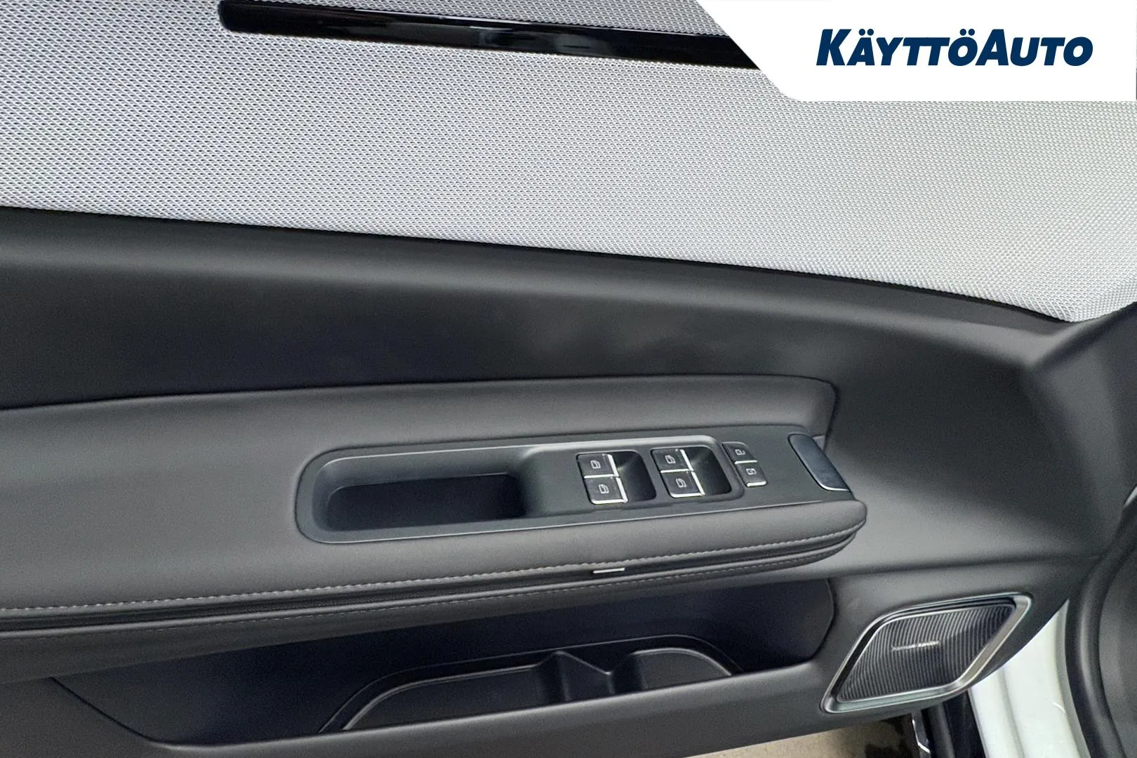 Polestar 4 MRO-825 carousel image