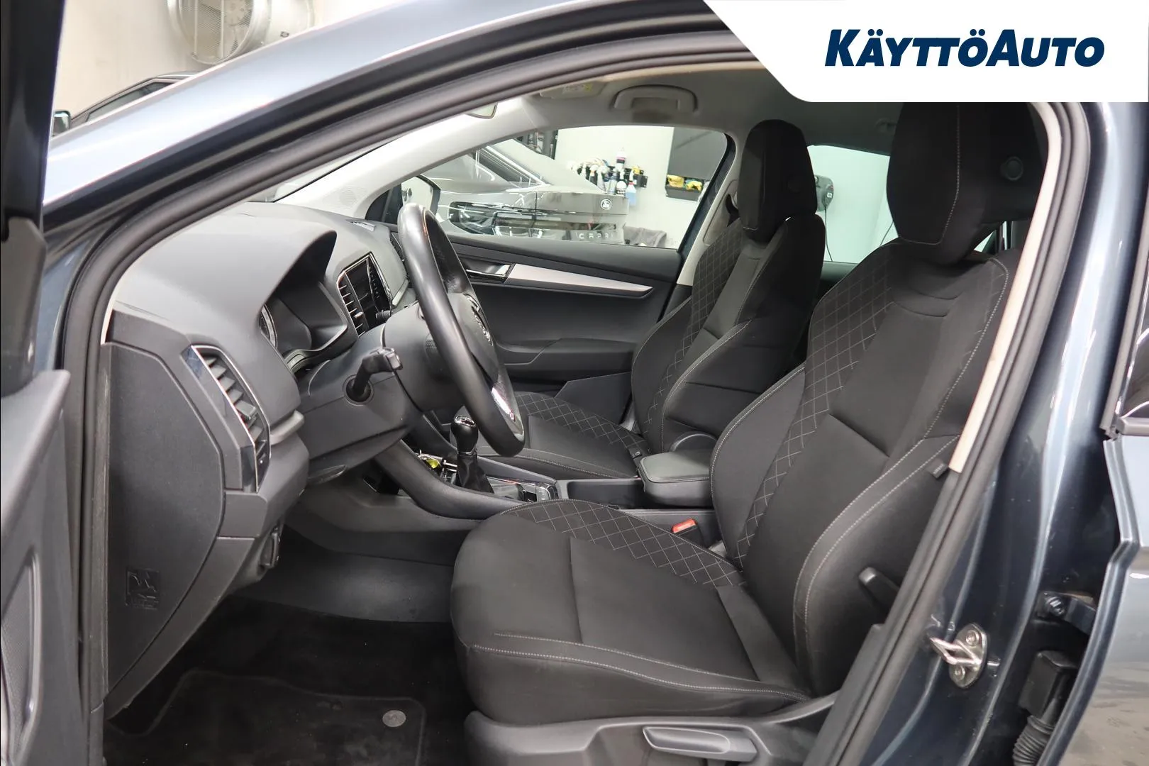 SKODA Karoq GNU-899 carousel image