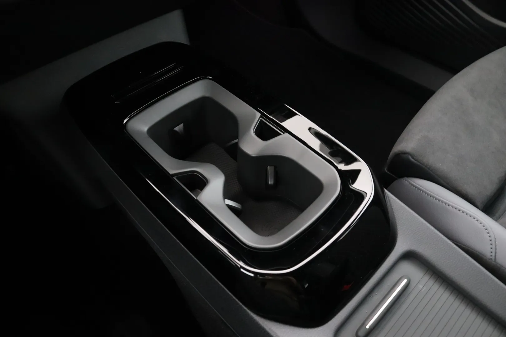 Volkswagen ID.4 RXS-453 carousel image