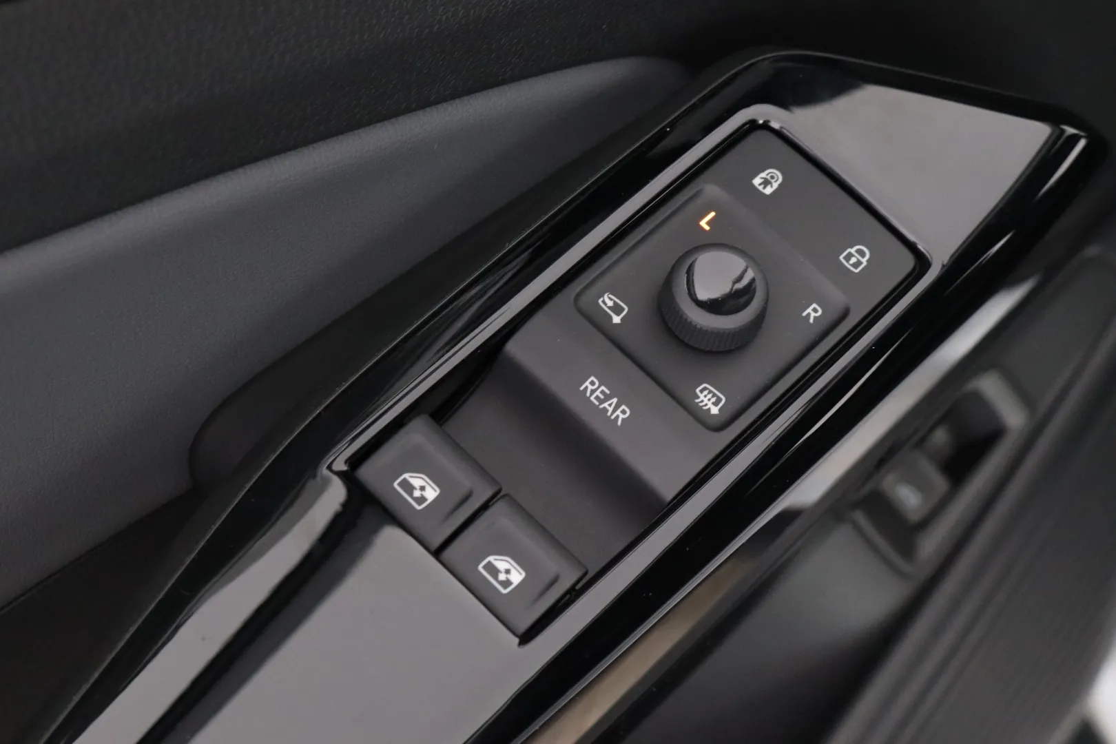 Volkswagen ID.4 RXS-453 carousel image