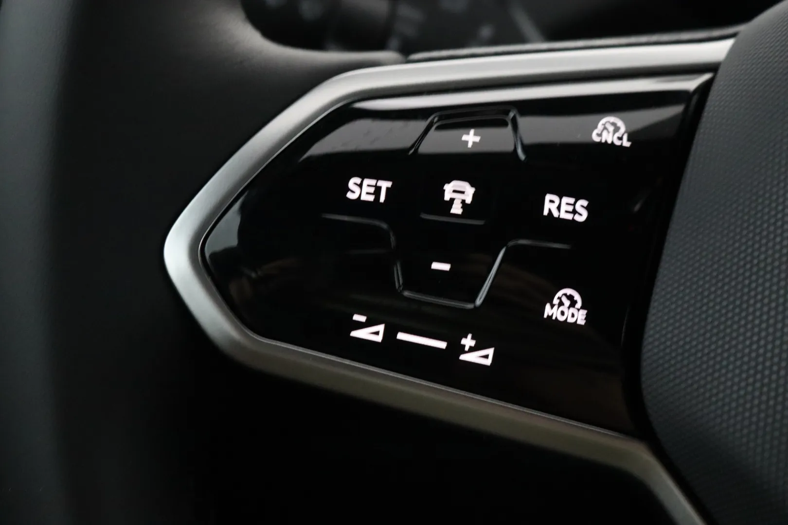 Volkswagen ID.4 RXS-453 carousel image