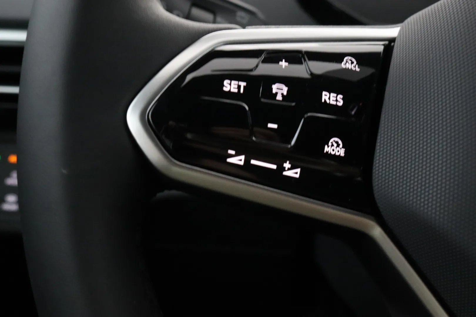 Volkswagen ID.4 NOK-327 carousel image