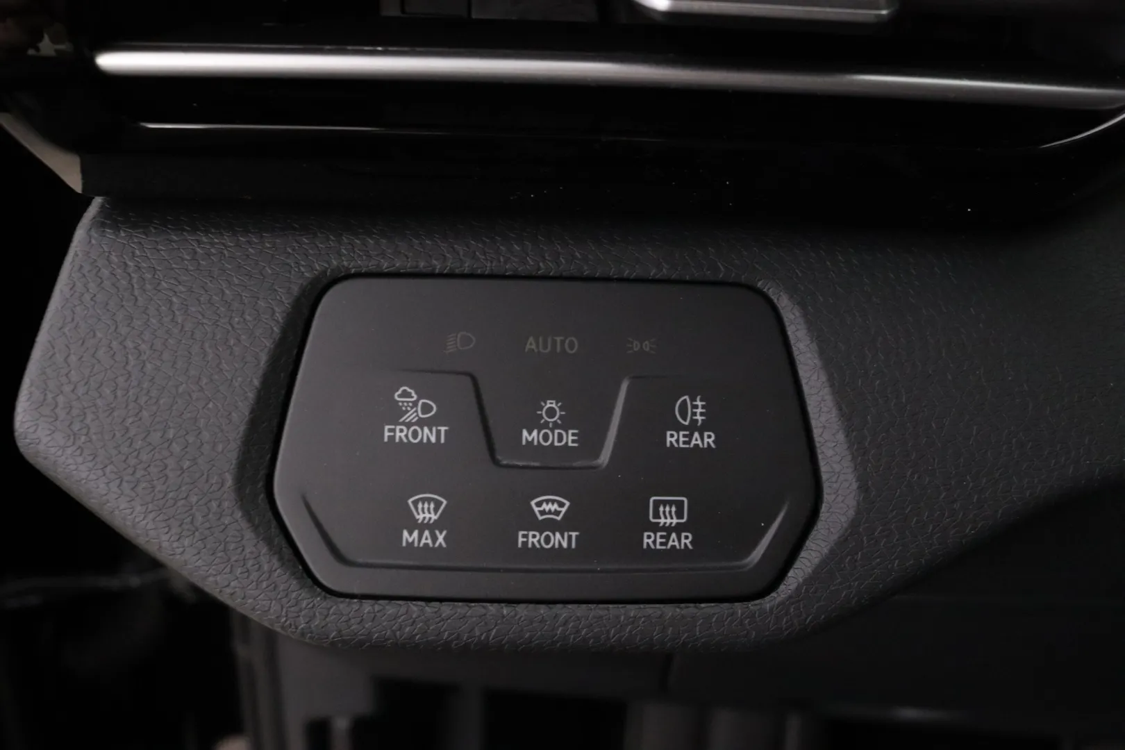 Volkswagen ID.4 NOK-327 carousel image