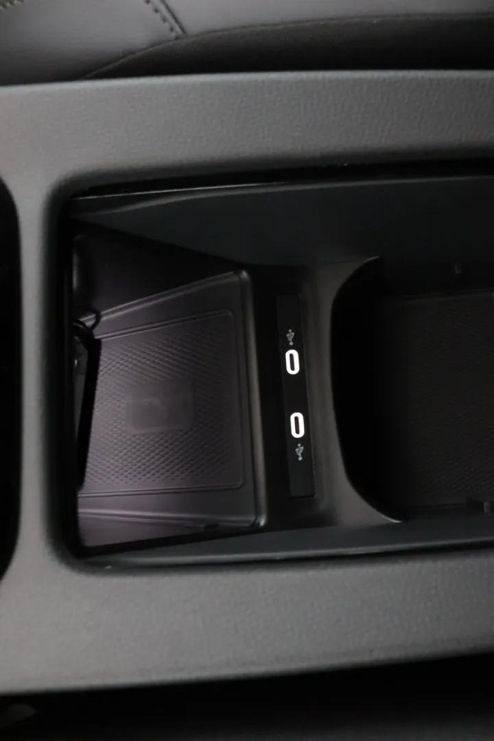 Volkswagen ID.4 NOK-327 carousel image