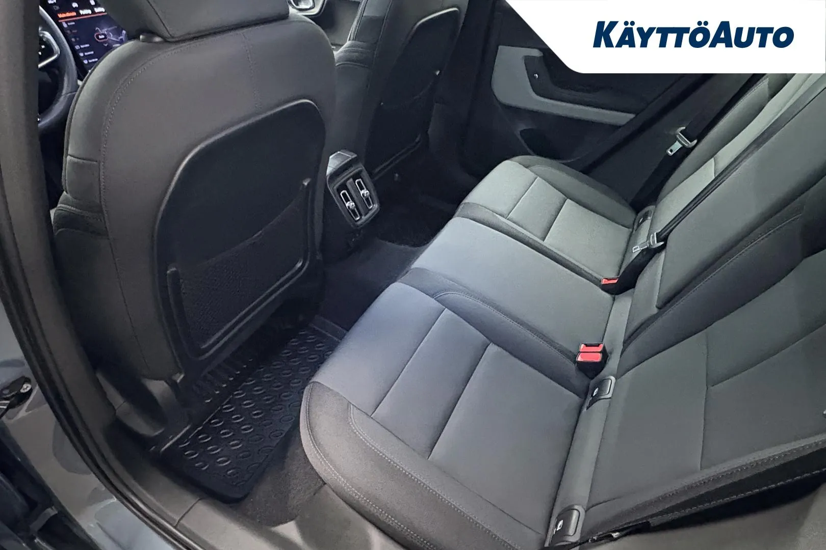 POLESTAR 2 OZZ-465 carousel image