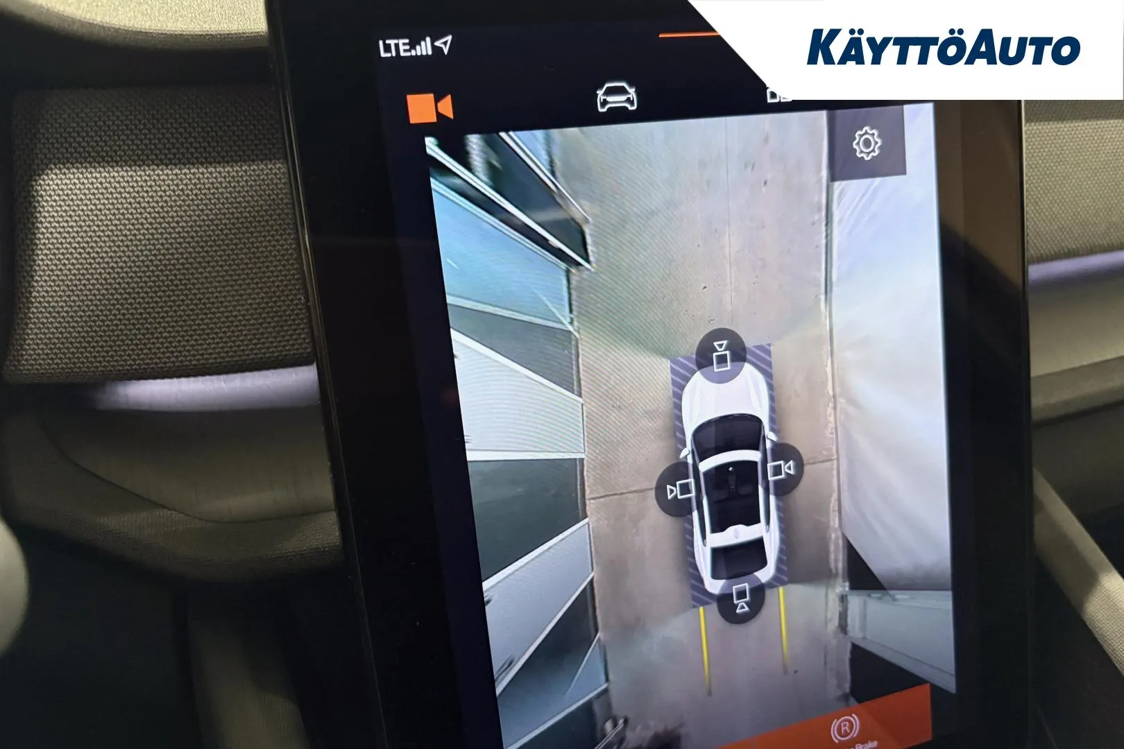 POLESTAR 2 OZZ-465 carousel image