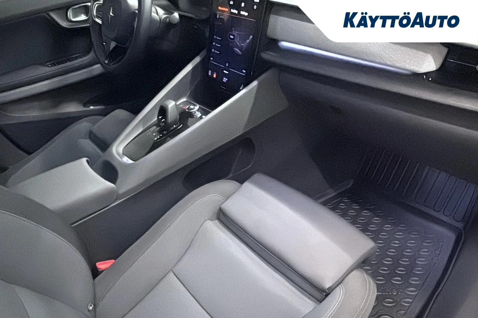 POLESTAR 2 OZZ-465 carousel image