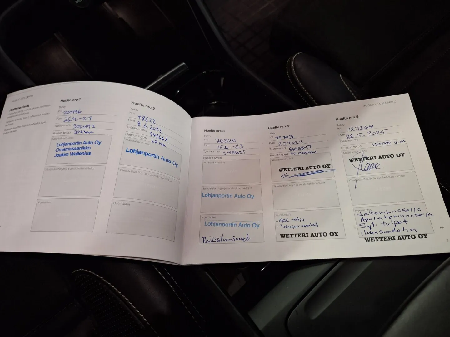 VOLVO XC40 YLR-492 carousel image