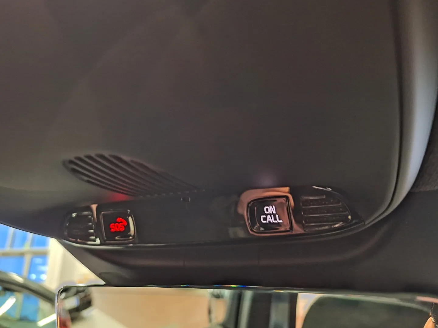 VOLVO XC40 YLR-492 carousel image