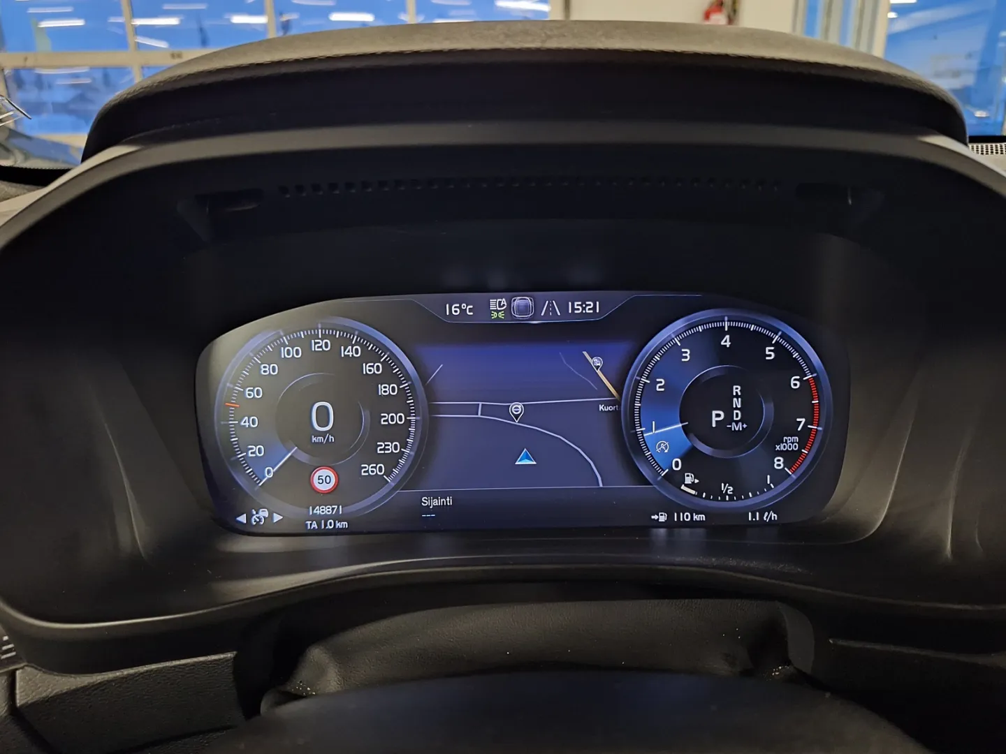 VOLVO XC40 YLR-492 carousel image