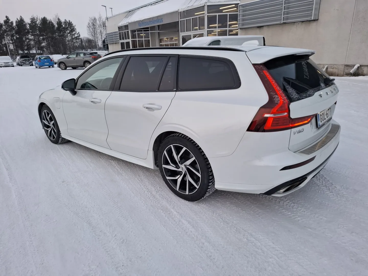 VOLVO V60 GOL-677 carousel image
