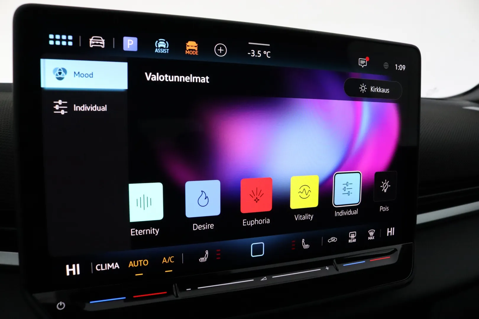 Volkswagen T-Roc KXP-936 carousel image