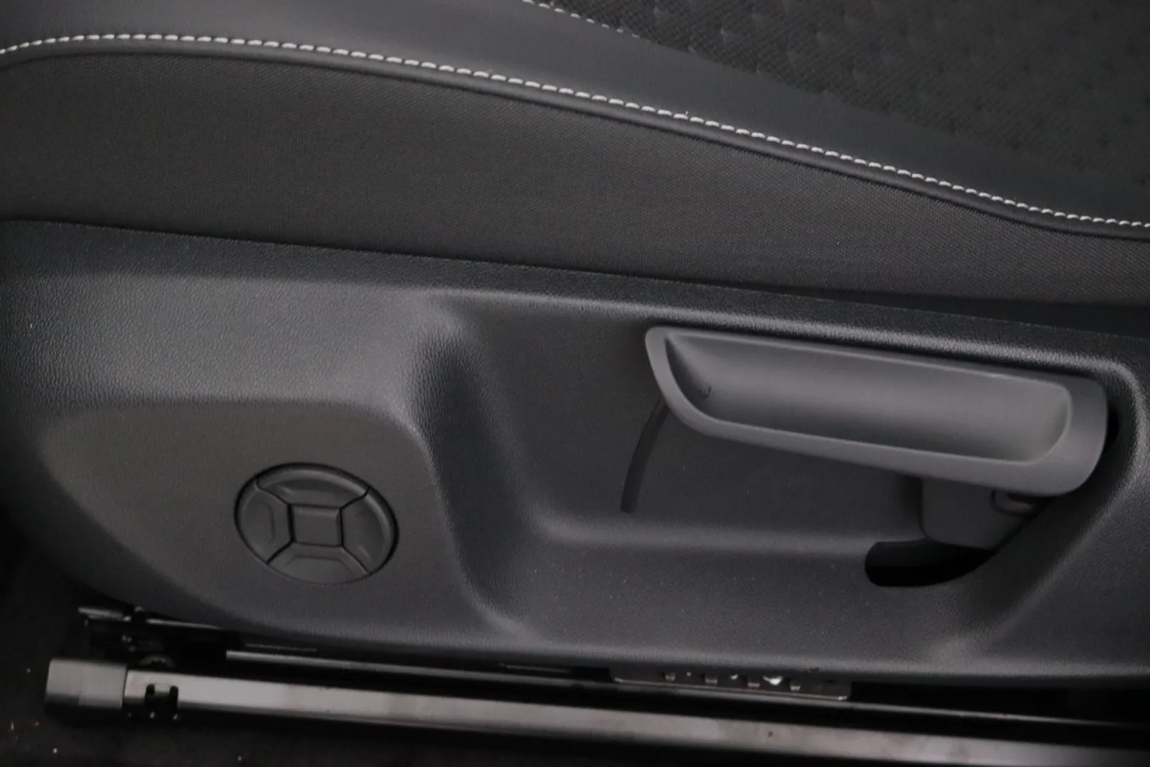 Volkswagen T-Roc KXP-936 carousel image