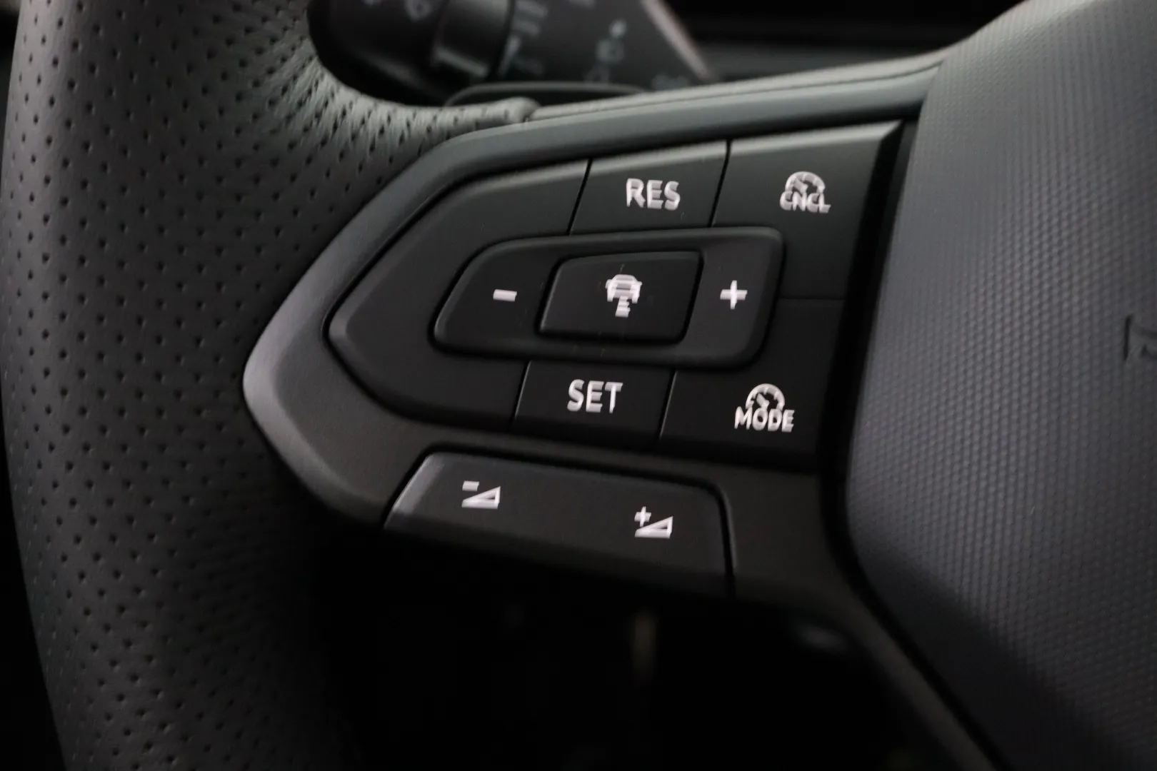 Volkswagen T-Roc KXP-936 carousel image