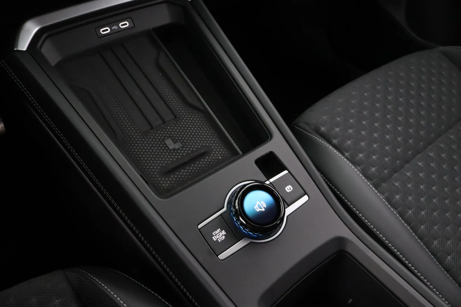 Volkswagen T-Roc KXP-936 carousel image