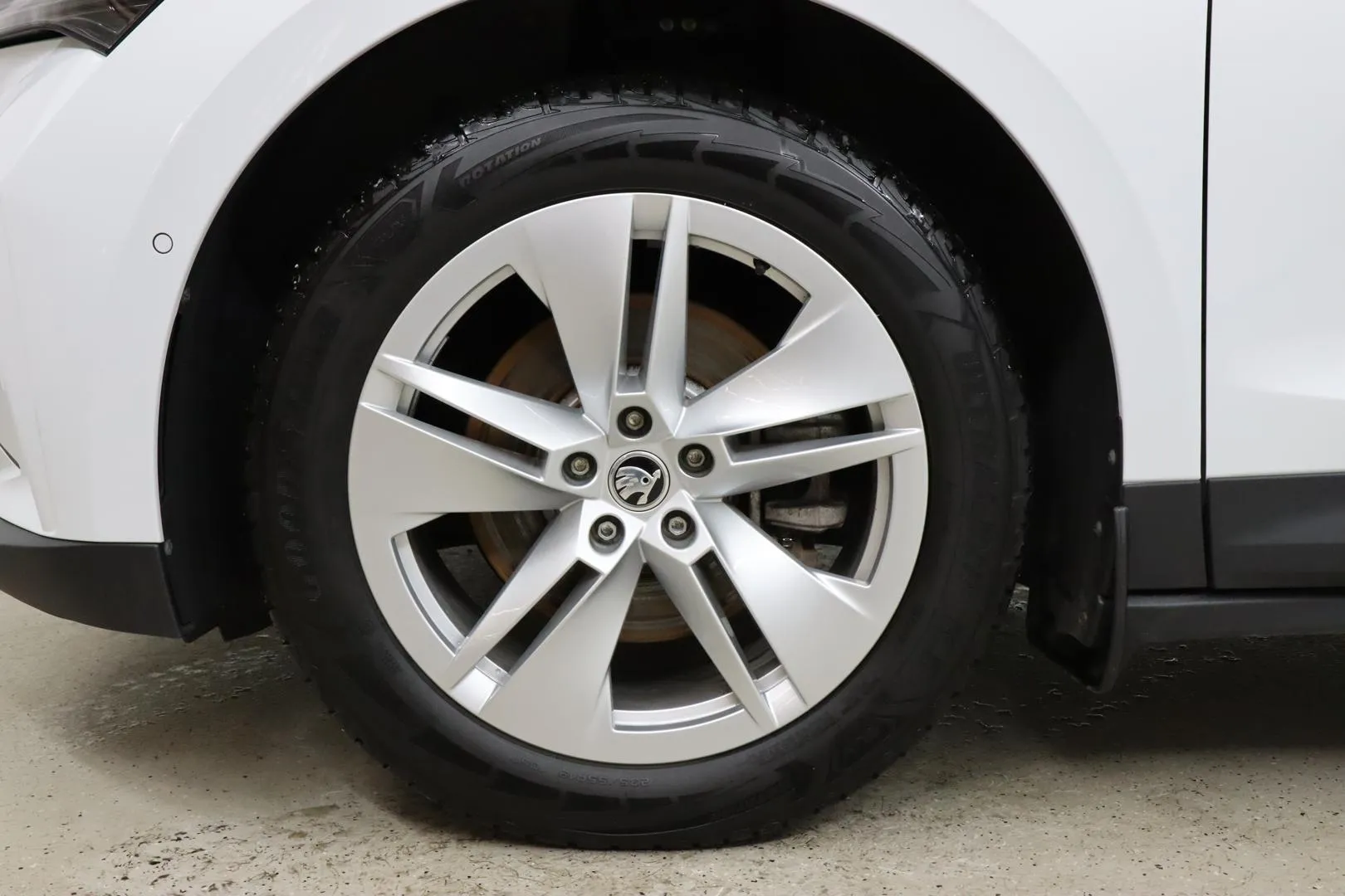 Skoda Enyaq LRL-146 carousel image