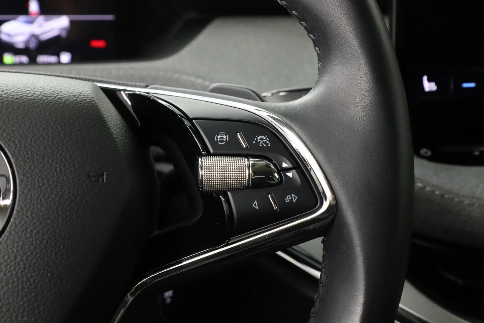 Skoda Enyaq LRL-146 carousel image