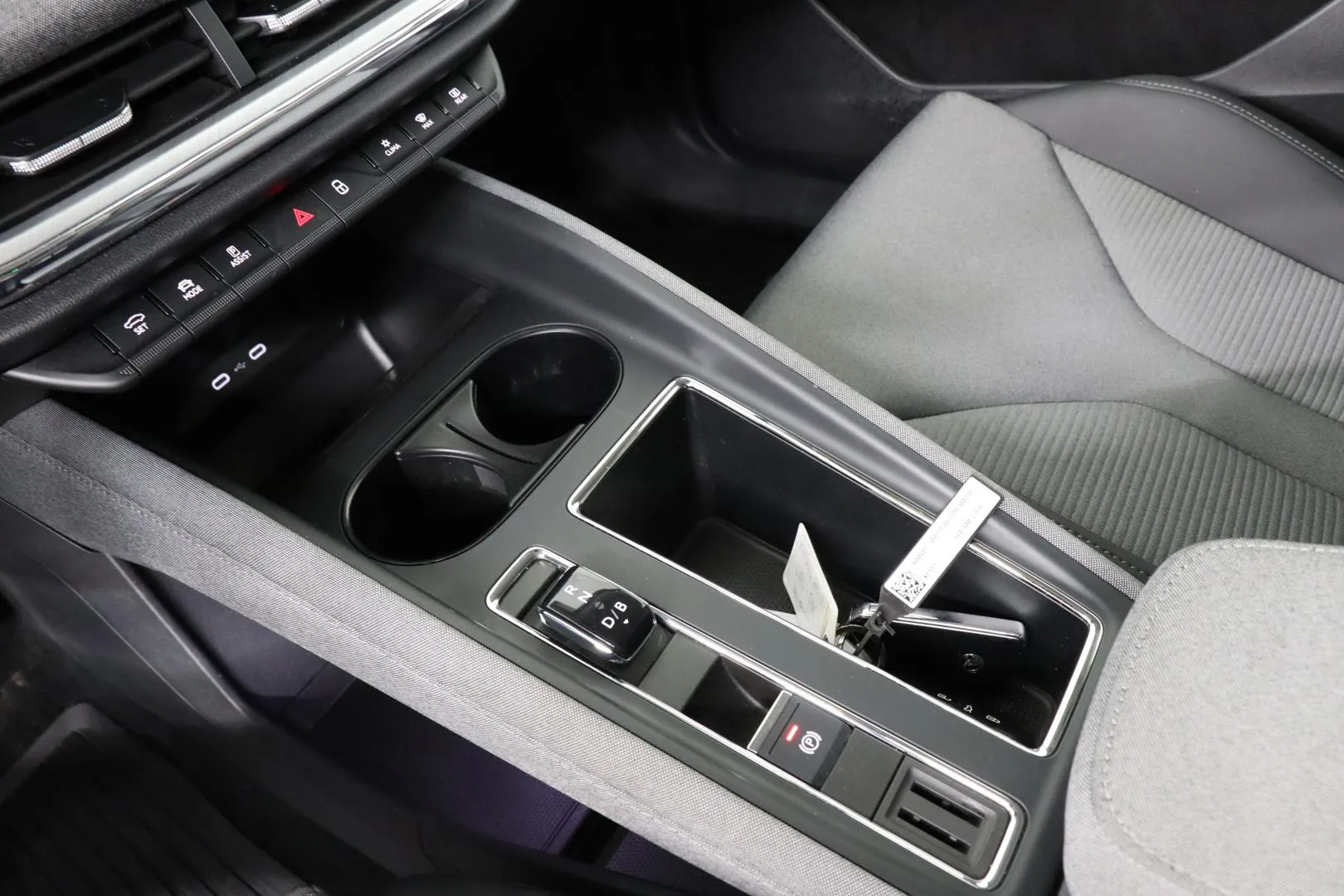 Skoda Enyaq LRL-146 carousel image