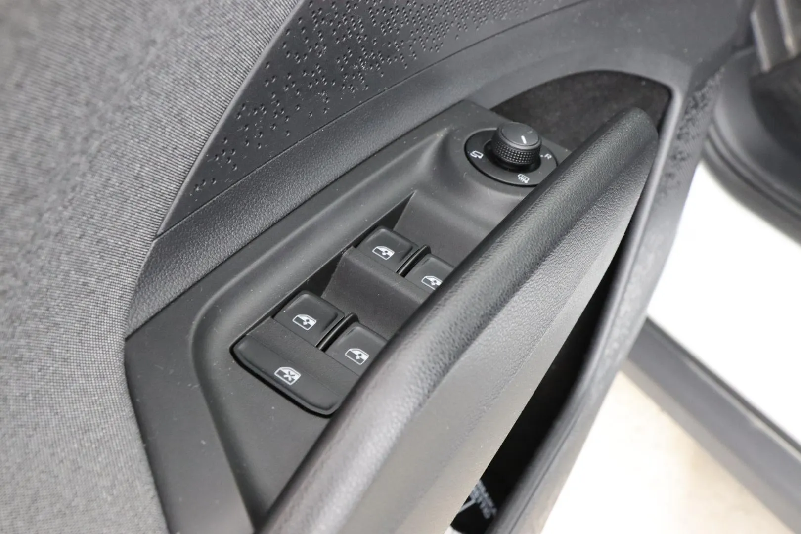 Skoda Enyaq LRL-146 carousel image