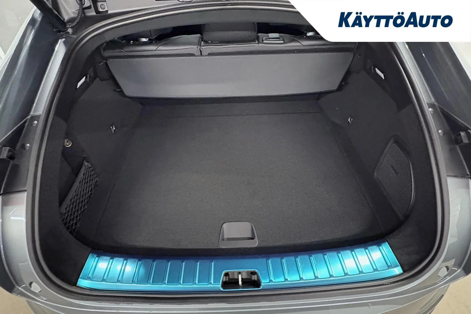 Polestar 4 YYE-559 carousel image