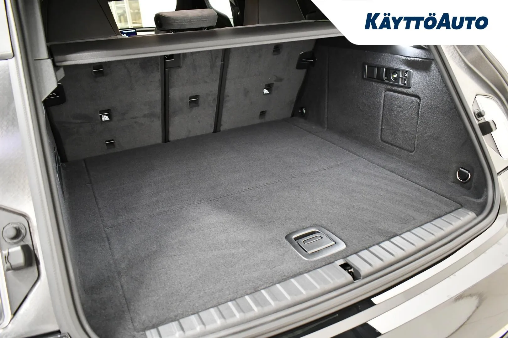 BMW iX RXR-937 carousel image