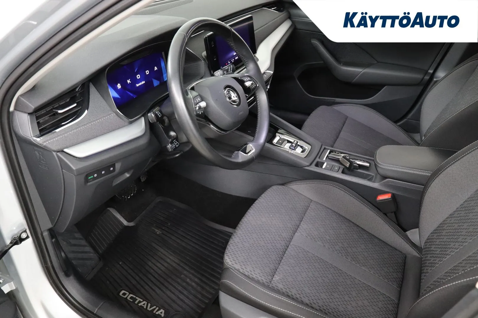 Skoda Octavia IRL-485 carousel image