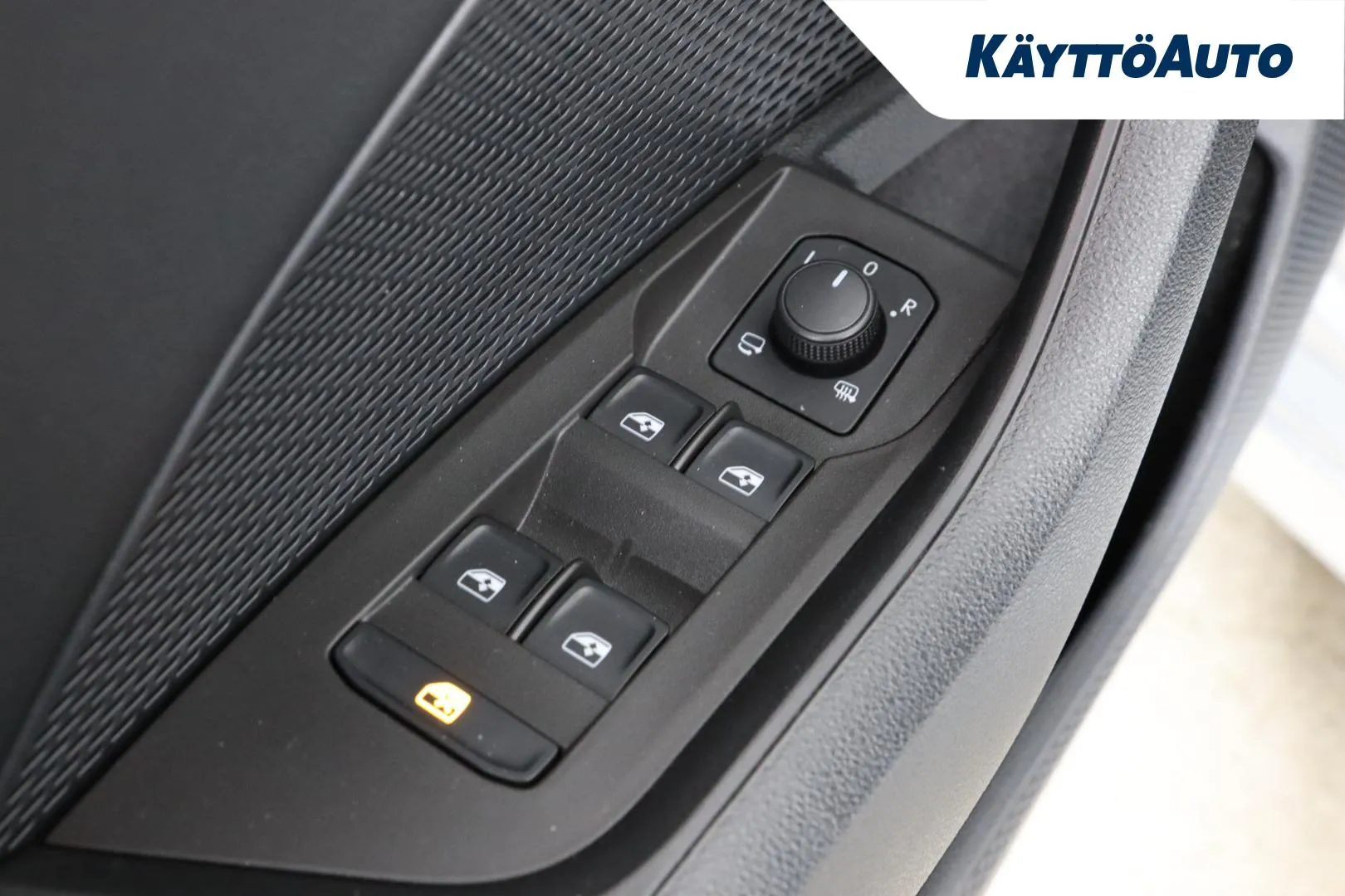 Skoda Octavia IRL-485 carousel image