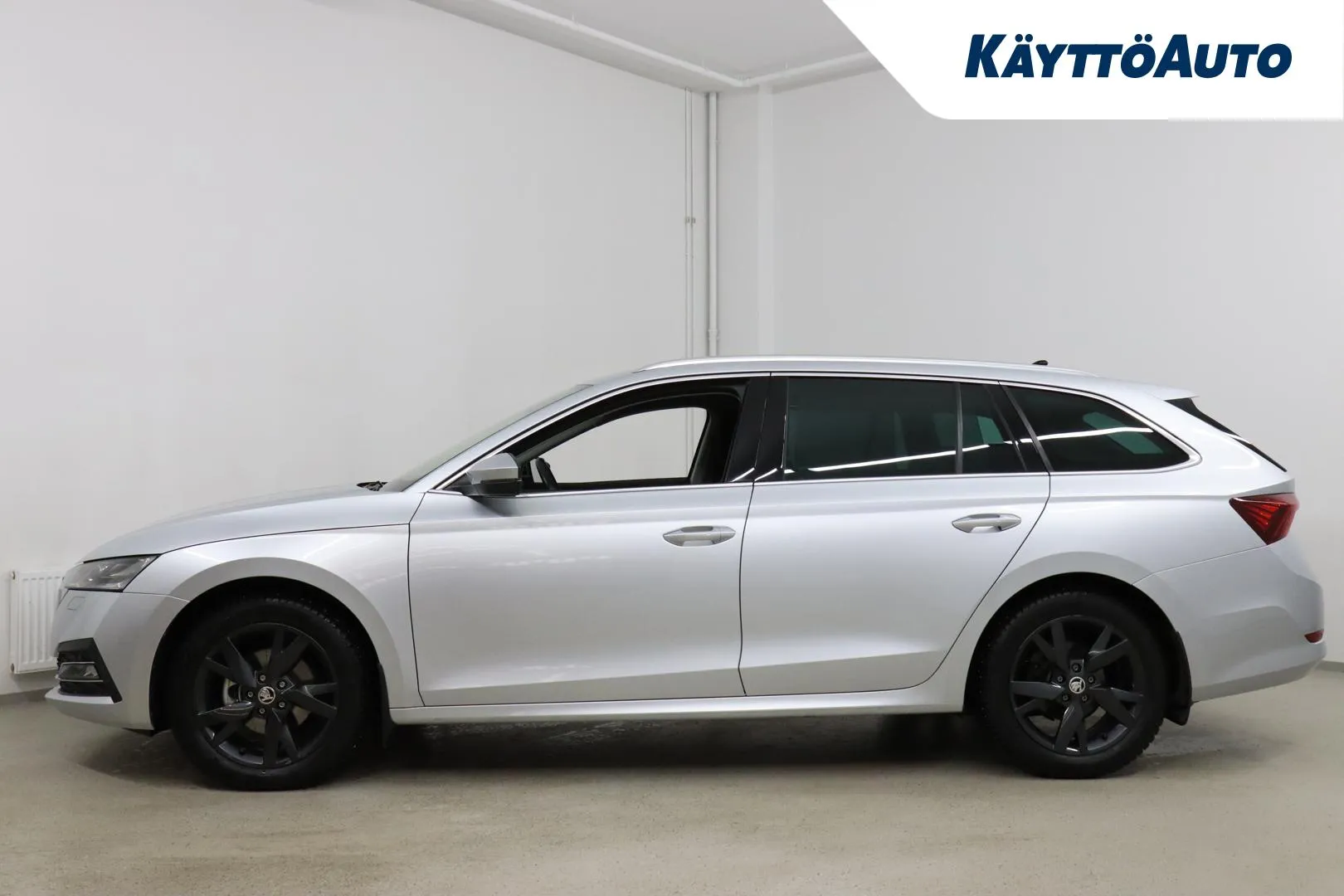 Skoda Octavia IRL-485 carousel image