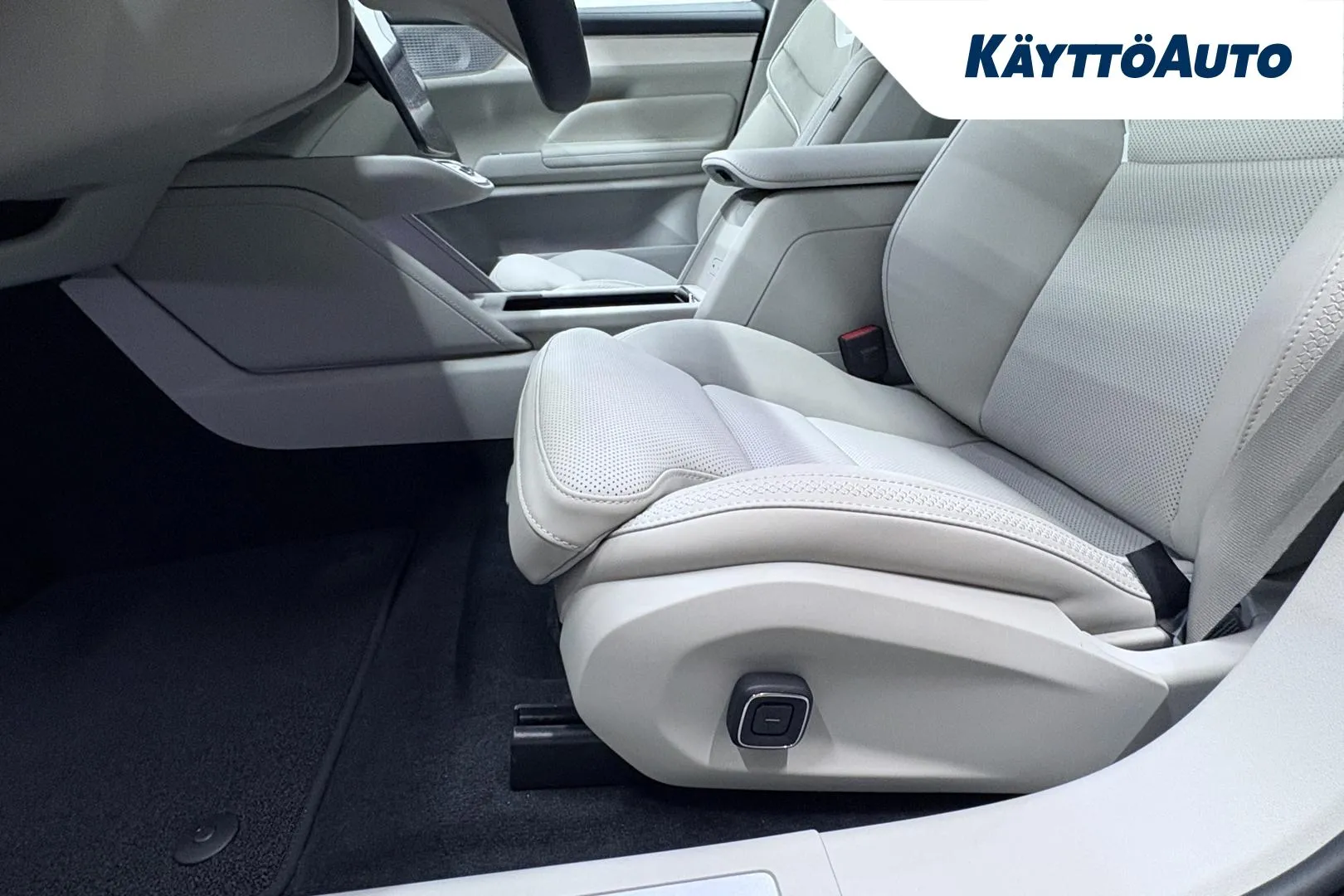 Volvo ES90 KXN-594 carousel image