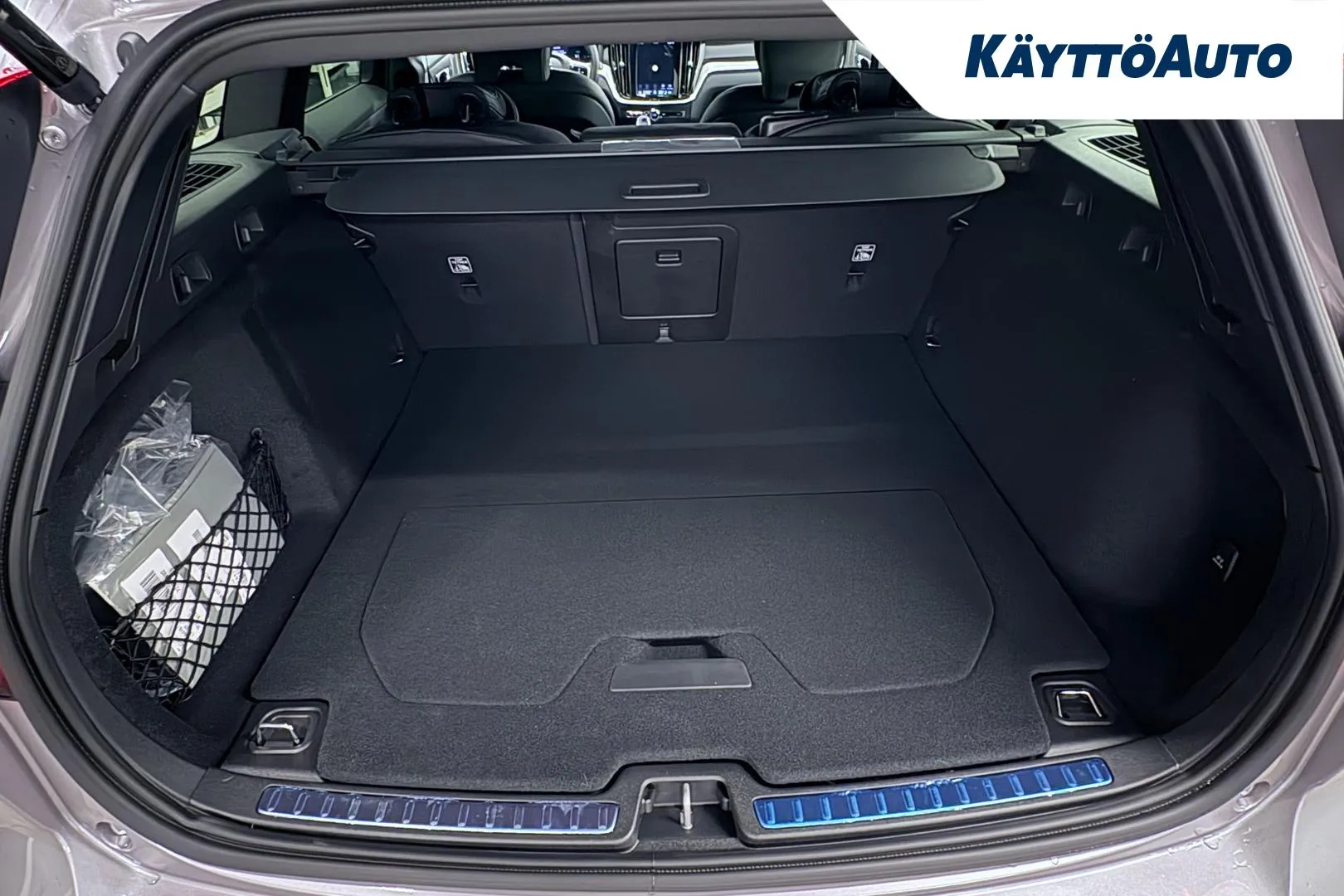 Volvo V60 RXU-225 carousel image