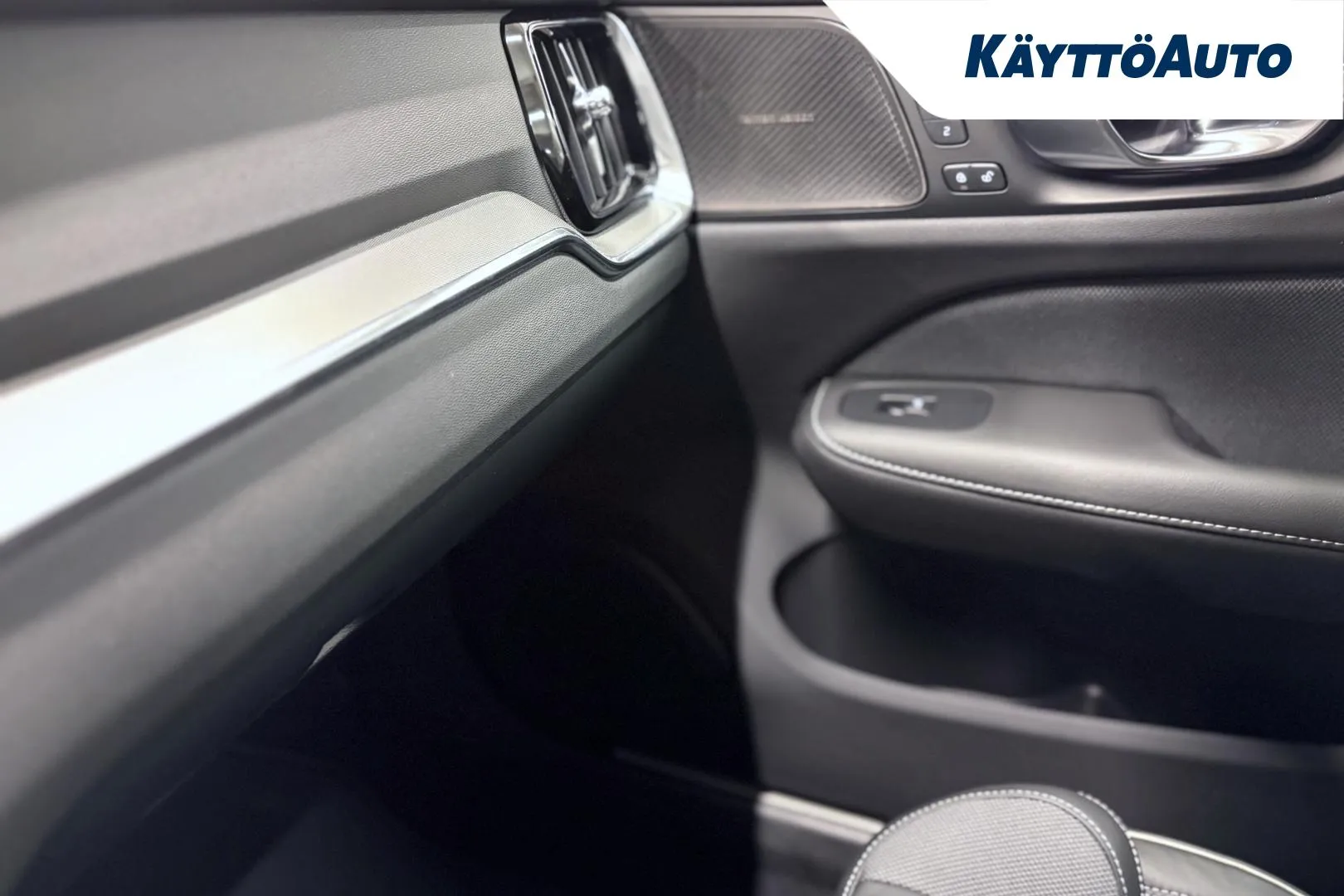 Volvo V60 RXU-225 carousel image