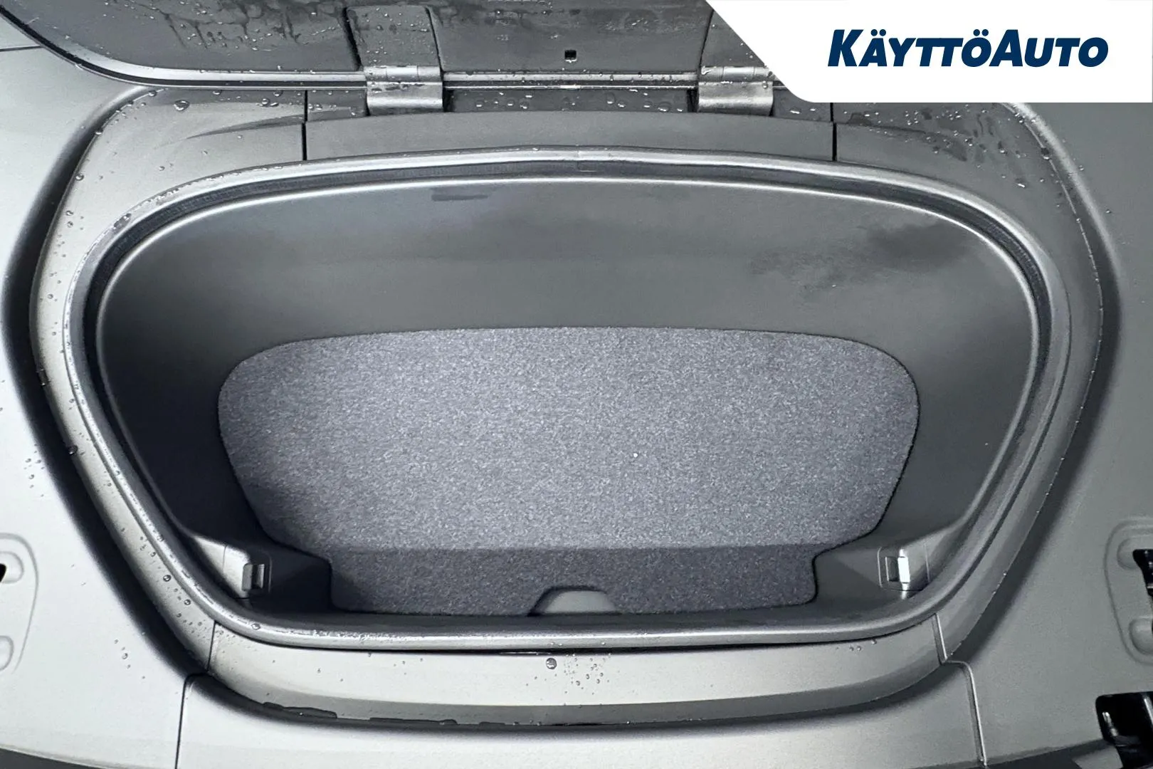 Volvo EX40 NOK-810 carousel image