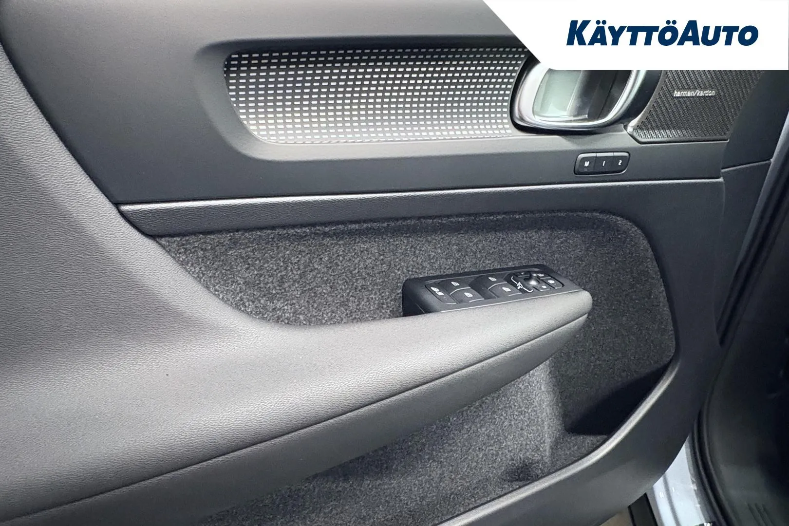 Volvo EX40 NOK-810 carousel image